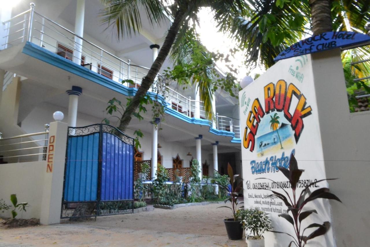 Sea Rock Beach Hotel 아루감 베이 외부 사진