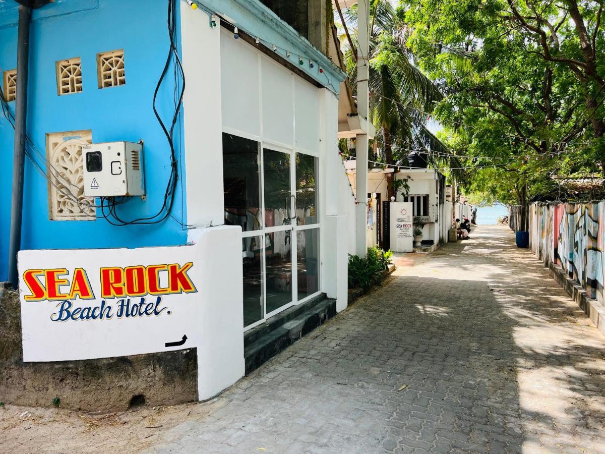 Sea Rock Beach Hotel 아루감 베이 외부 사진